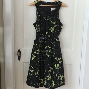 Sophistication and Vintage-Charm: Mod Dress